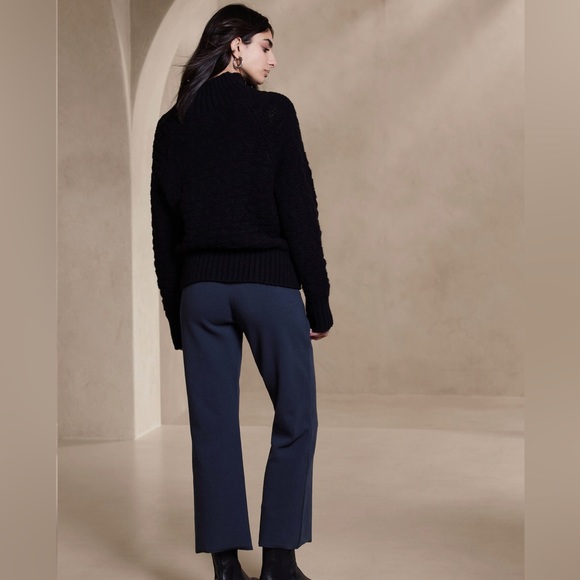NWT! BANANA REPUBLIC NAVY MILANO FLARE CROPPED SWEATER PANTS - Multiple Sizes - Picture 4 of 8